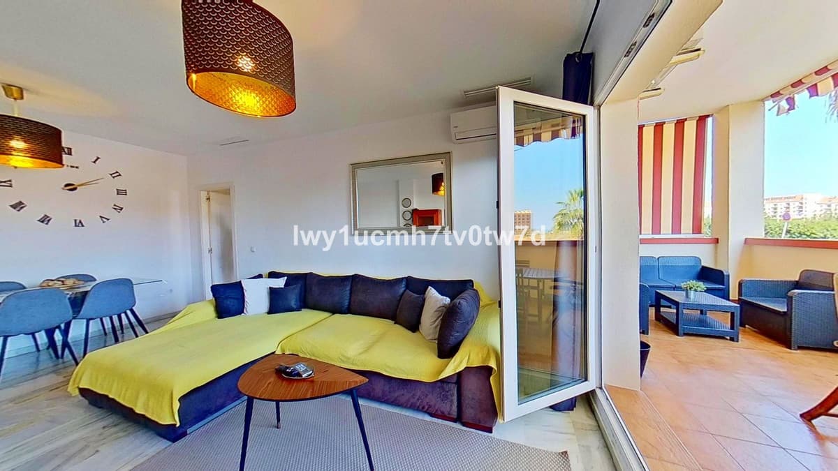 Middle Floor Apartment in Torrequebrada — photo 7 of 10