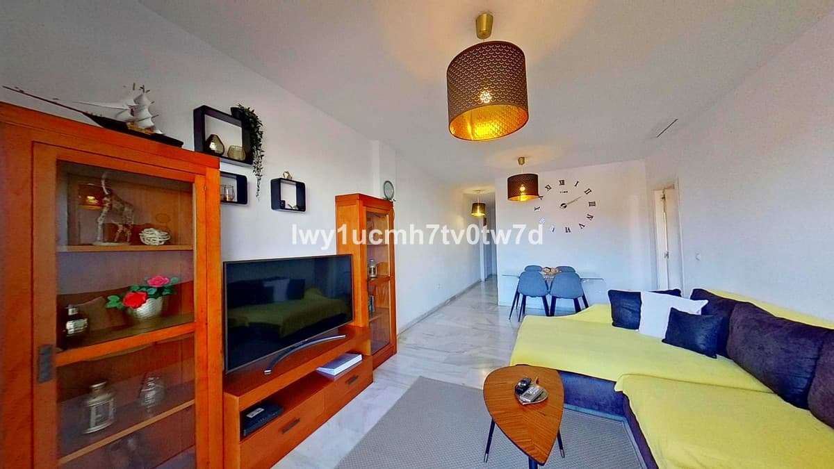 Middle Floor Apartment in Torrequebrada — photo 9 of 10