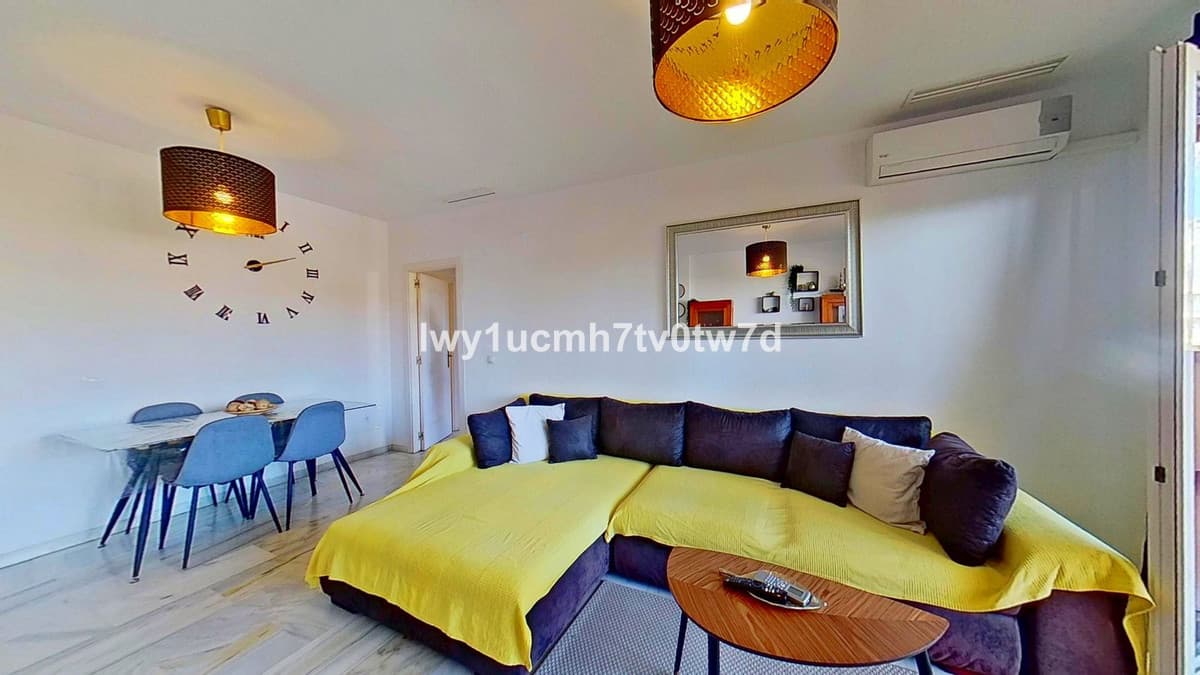 Middle Floor Apartment in Torrequebrada — photo 10 of 10