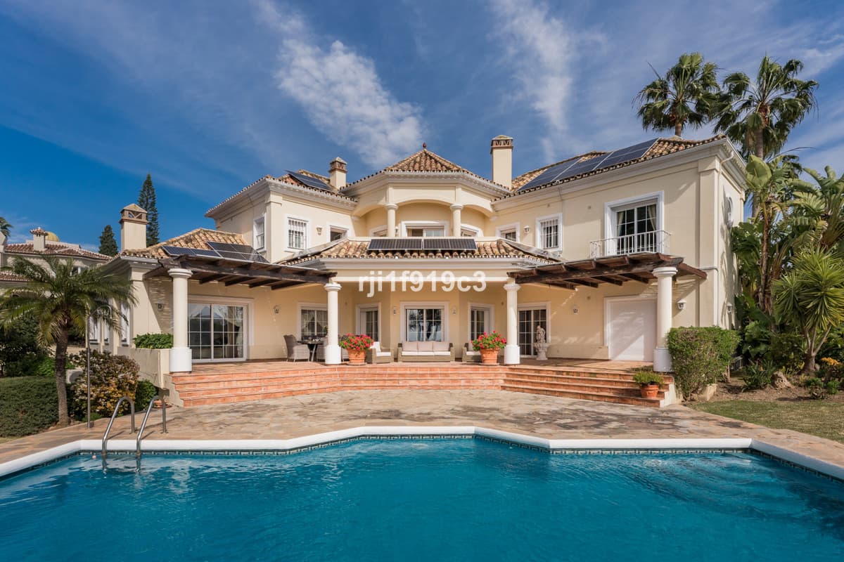Detached Villa in Elviria