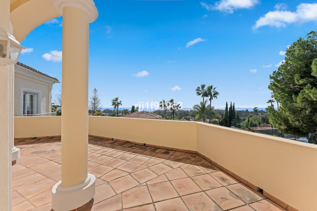 Detached Villa in Elviria — photo 8 of 10