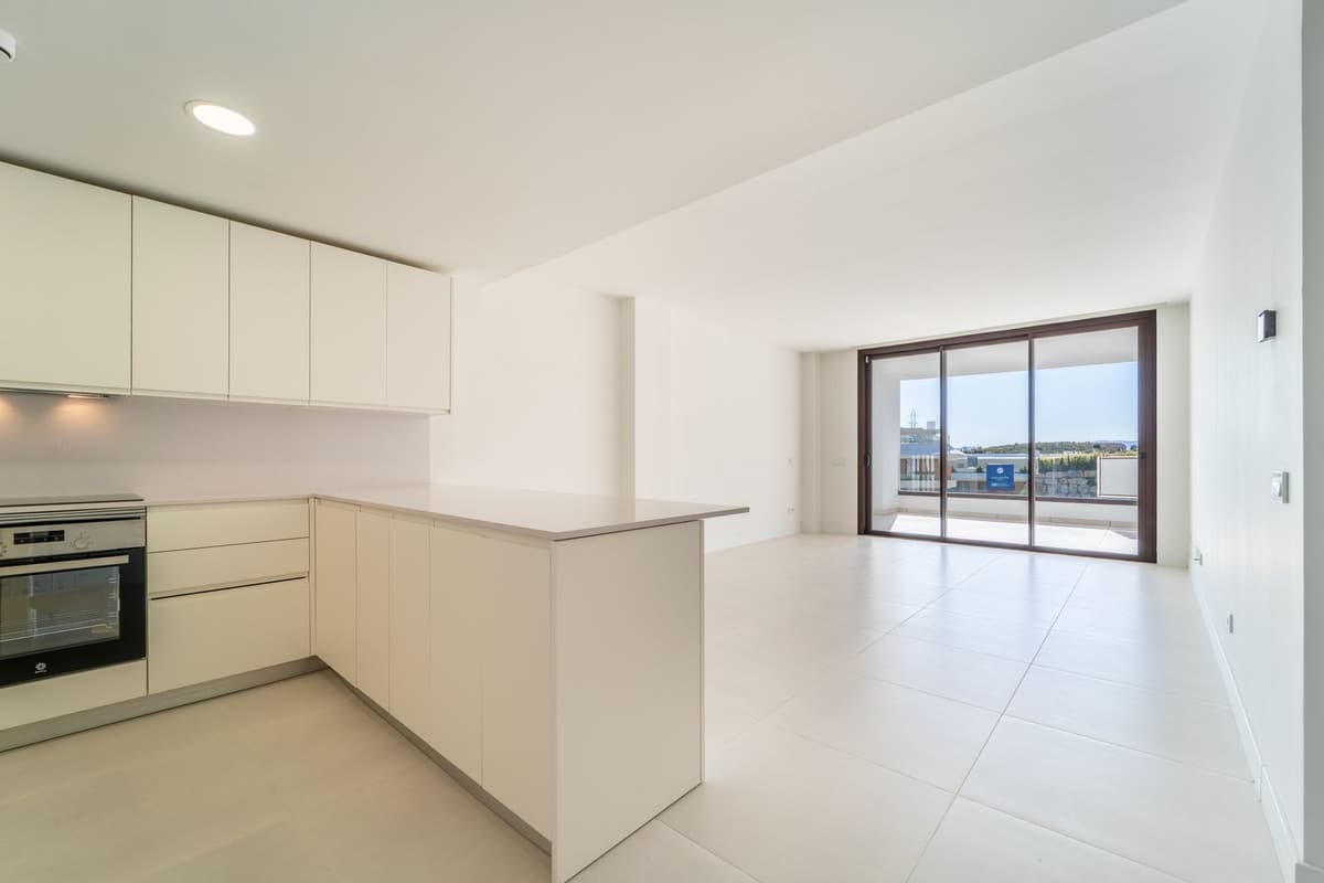 Middle Floor Apartment in Fuengirola — photo 8 of 10