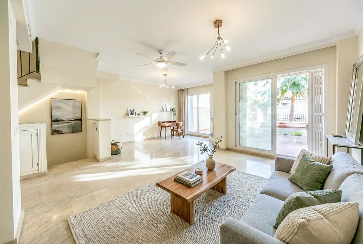 Townhouse in La Duquesa — photo 4 of 10