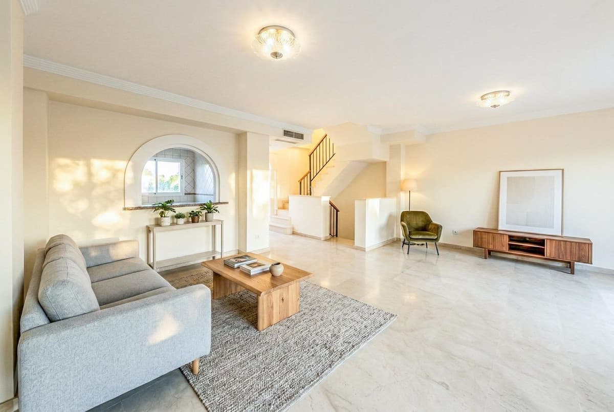 Townhouse in La Duquesa — photo 5 of 10