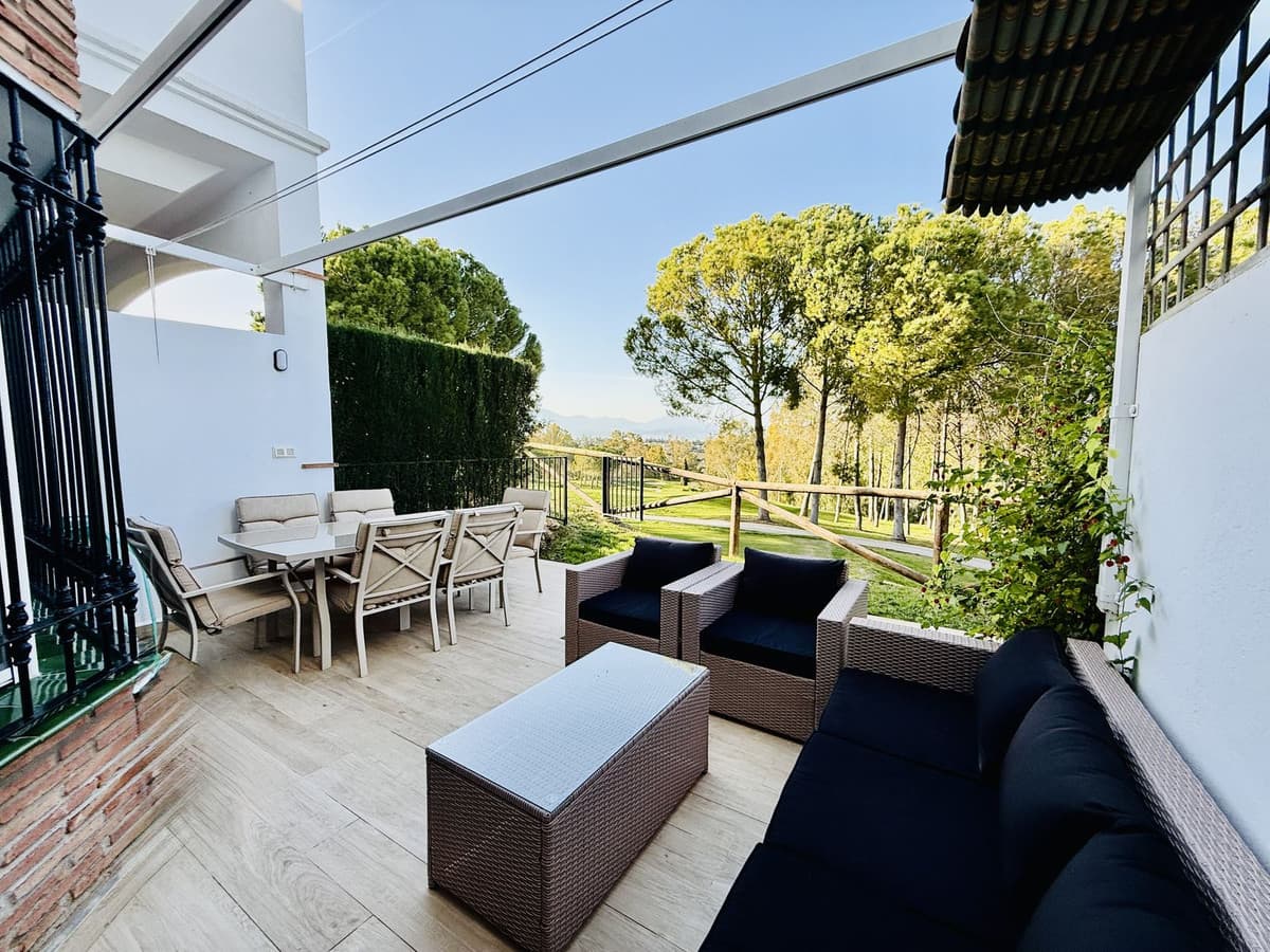 Townhouse in Alhaurín de la Torre — photo 2 of 10