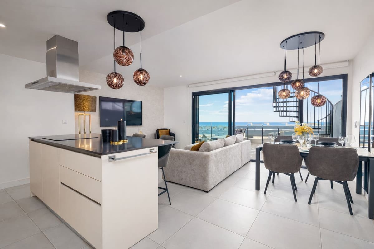 Penthouse in Estepona — photo 1 of 10