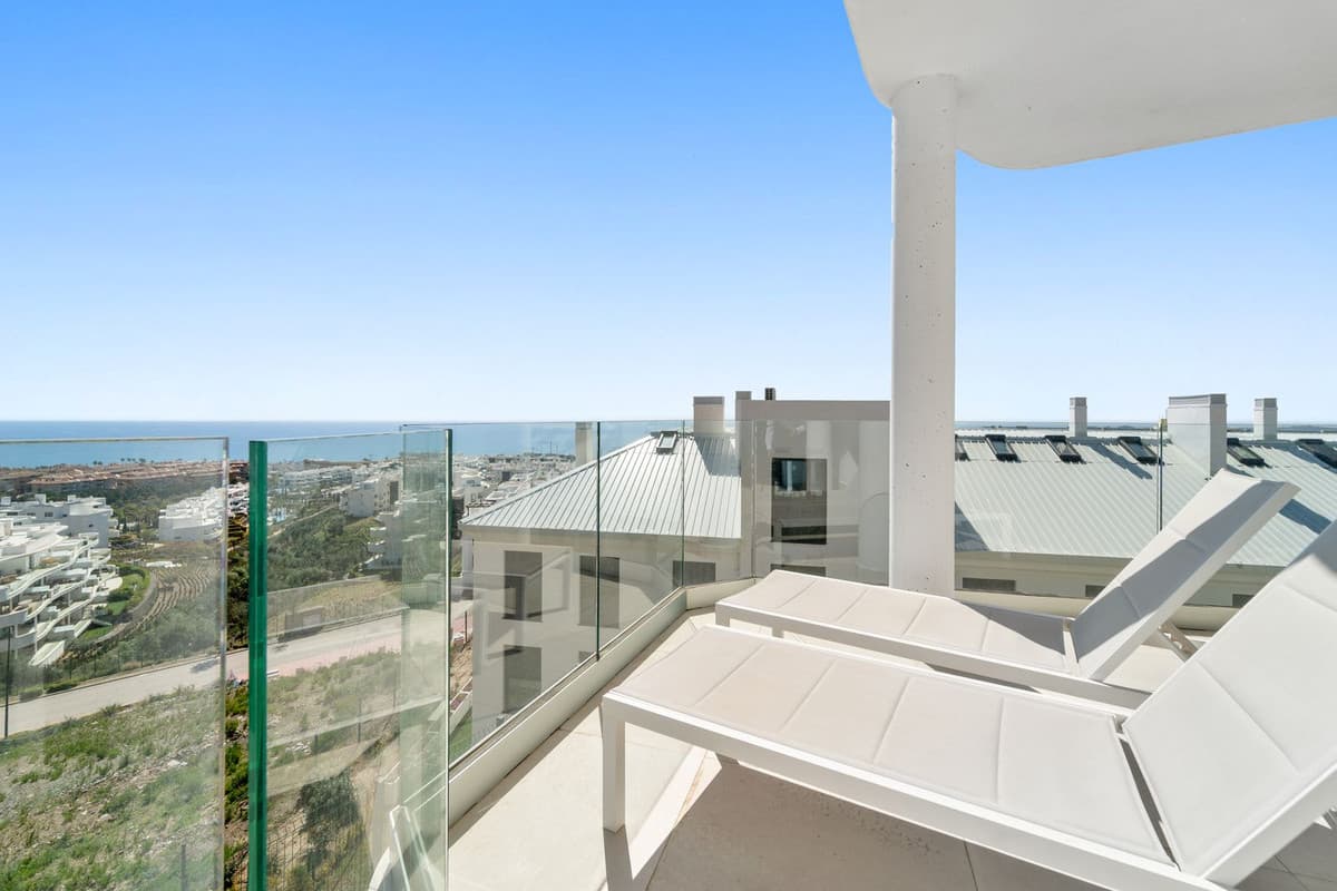 Middle Floor Apartment in Fuengirola — photo 3 of 10
