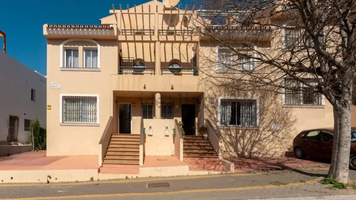 Semi-Detached House in Marbella — photo 1 of 10