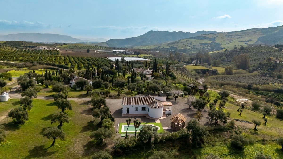 Cortijo in Casarabonela — photo 1 of 10