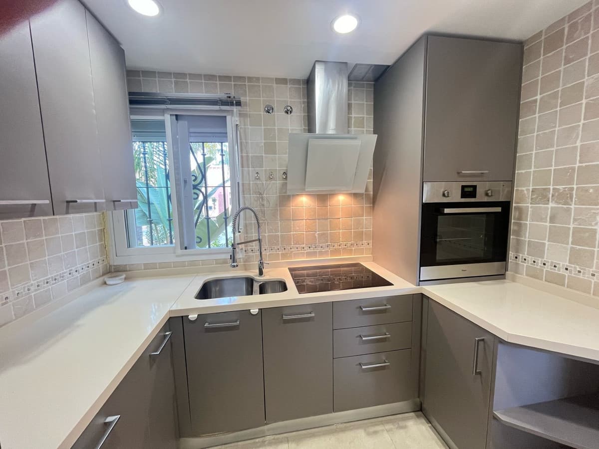 Townhouse in Nueva Andalucía — photo 4 of 10