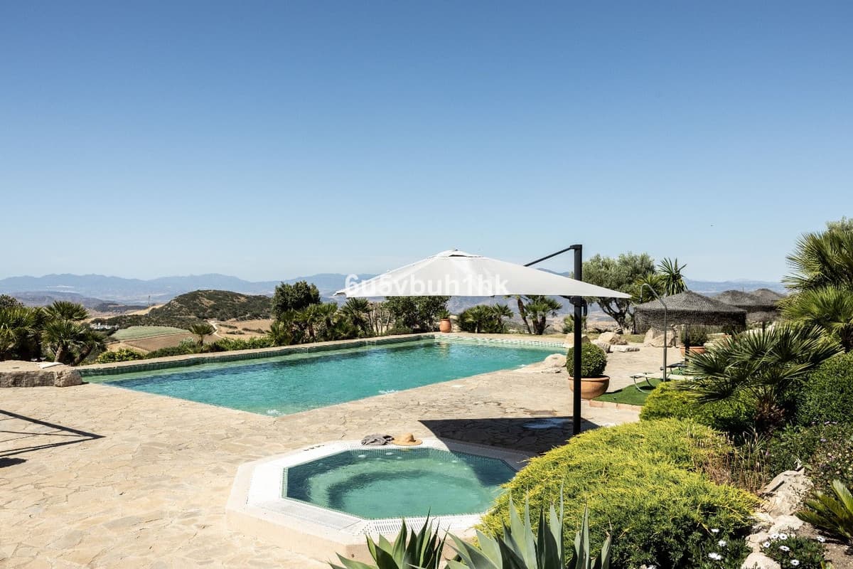 Detached Villa in Antequera — photo 4 of 10