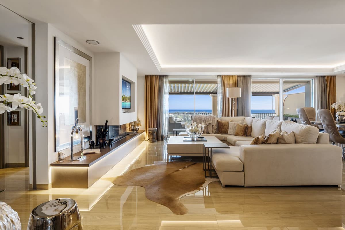 Penthouse Duplex in Los Almendros — photo 3 of 10