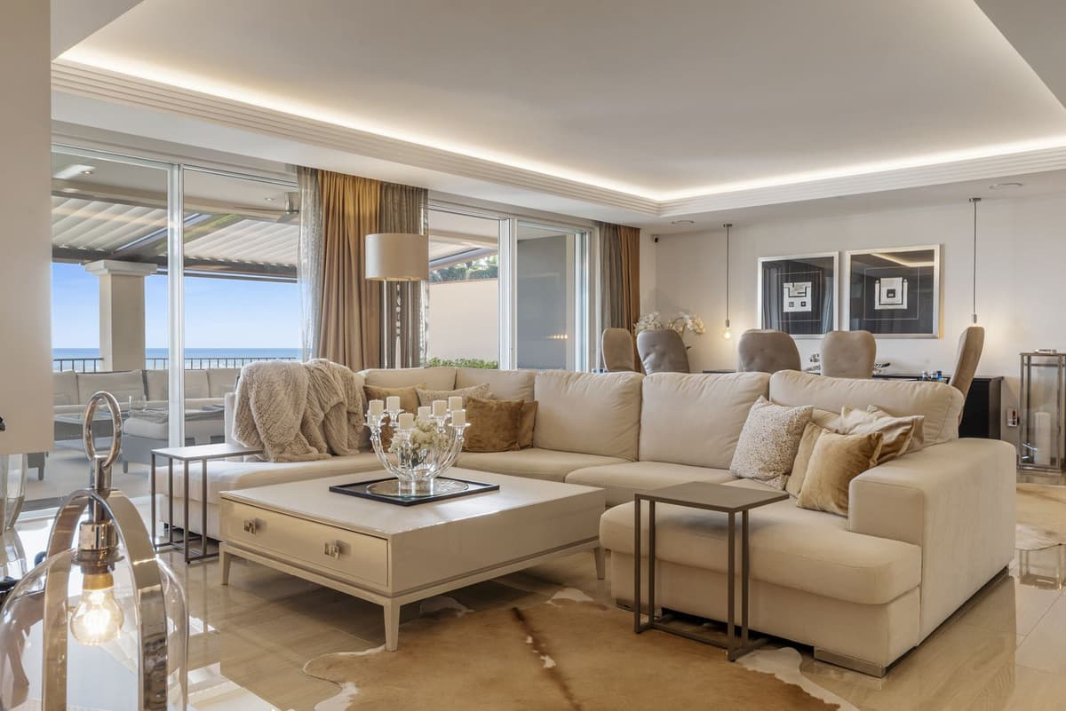 Penthouse Duplex in Los Almendros — photo 4 of 10