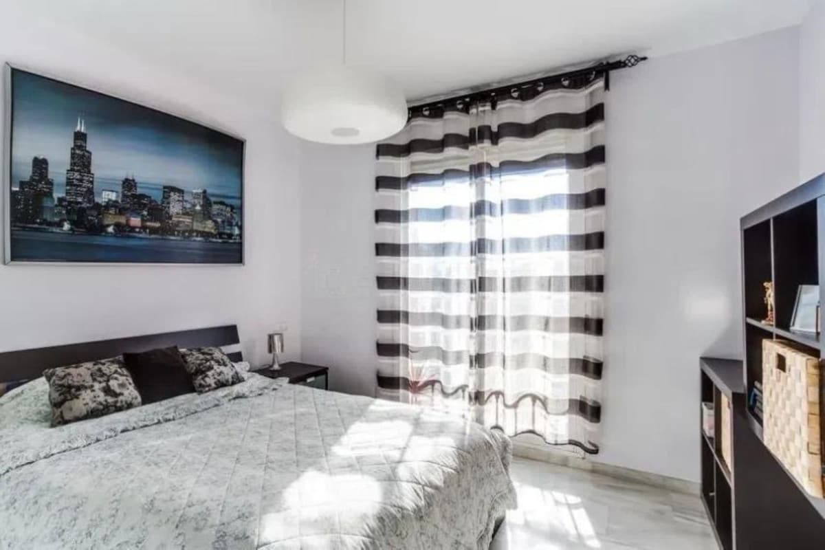 Middle Floor Apartment in Marbella — photo 10 of 10