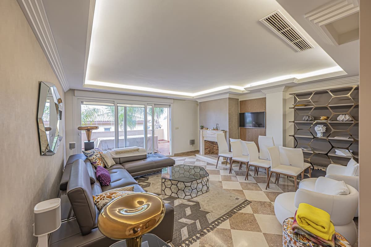Middle Floor Apartment in Nueva Andalucía — photo 1 of 10