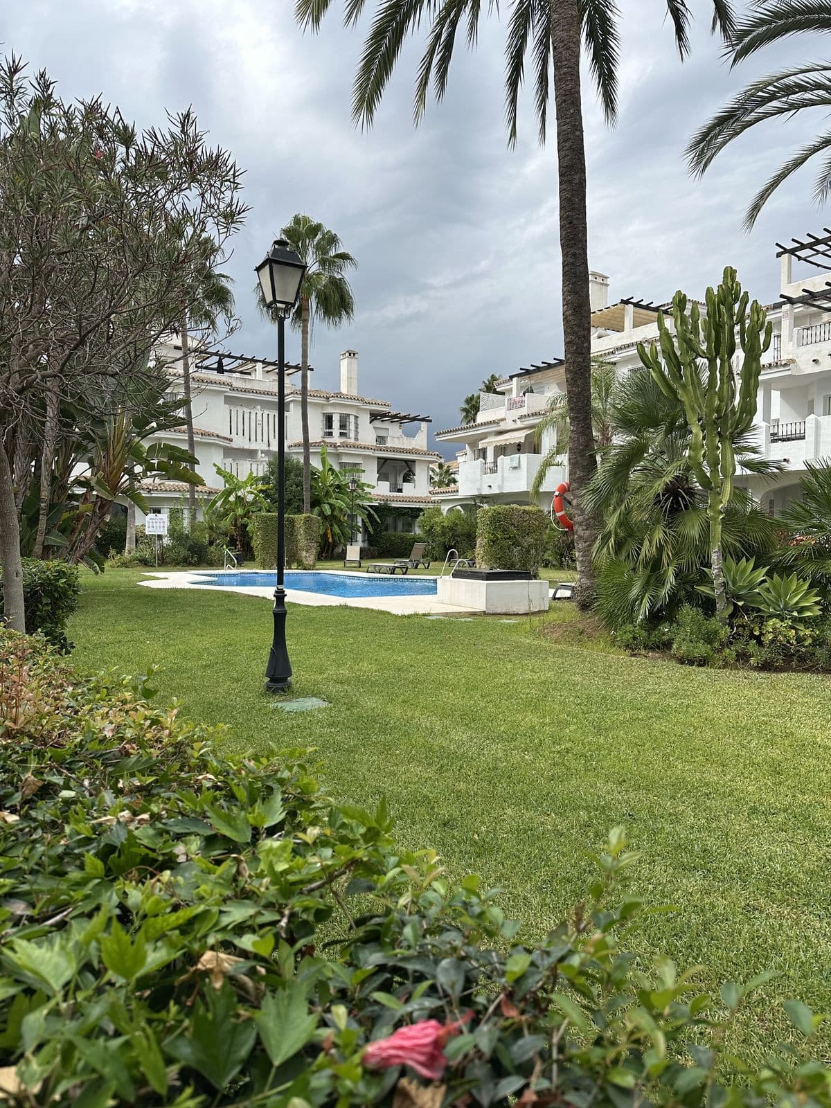 Middle Floor Apartment in Puerto Banús — photo 1 of 10