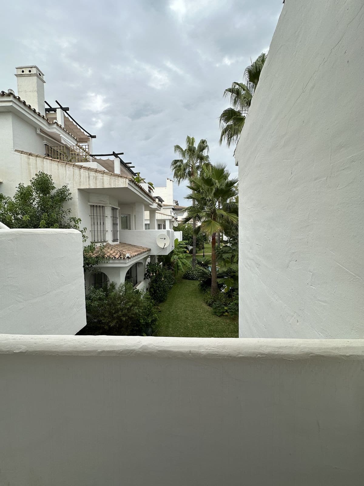 Middle Floor Apartment in Puerto Banús — photo 2 of 10