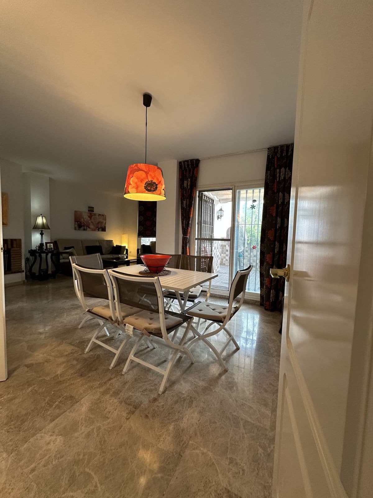 Middle Floor Apartment in Puerto Banús — photo 3 of 10