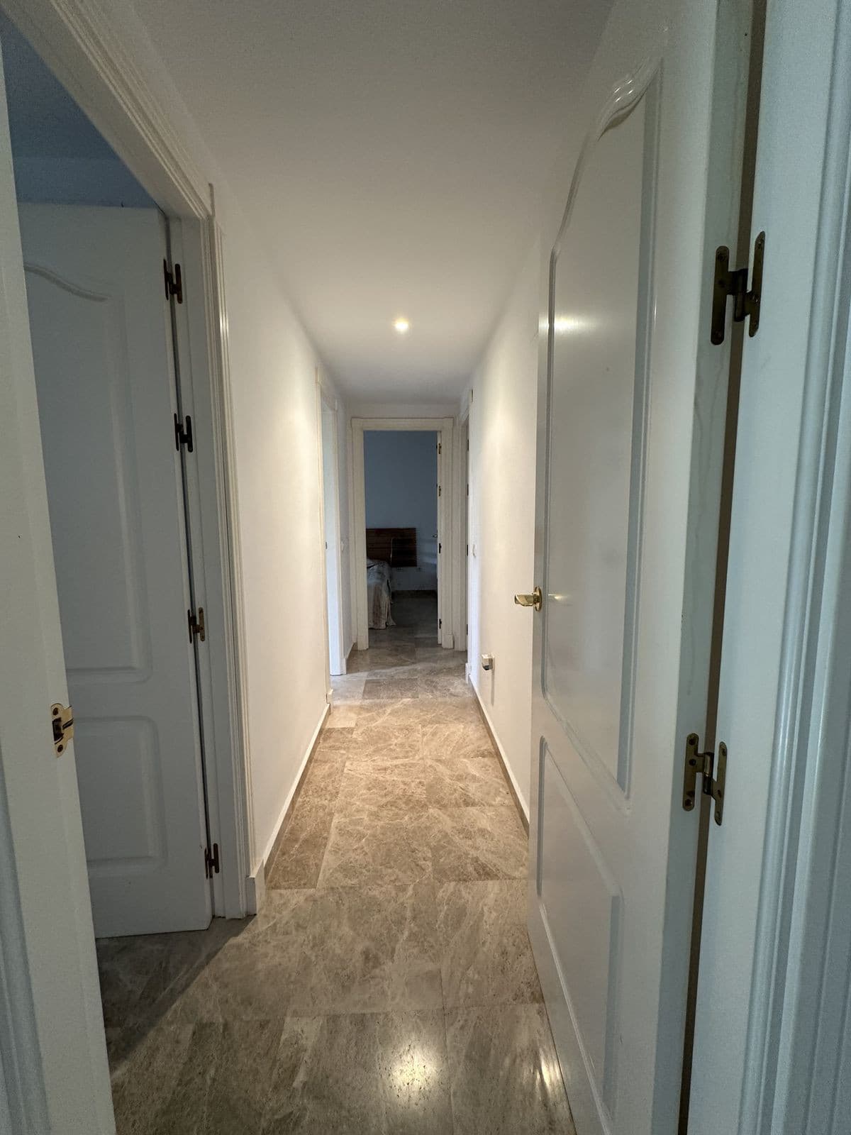 Middle Floor Apartment in Puerto Banús — photo 9 of 10
