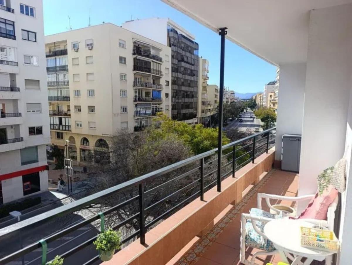 Middle Floor Apartment in Marbella — photo 2 of 10