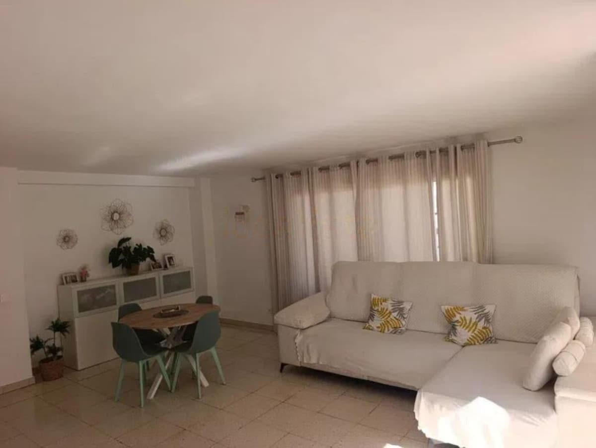 Middle Floor Apartment in Marbella — photo 4 of 10