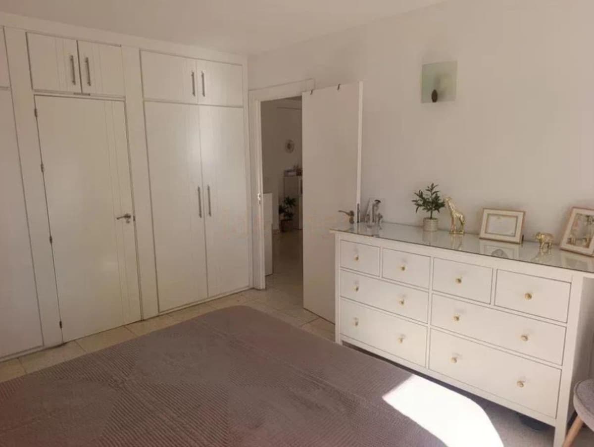 Middle Floor Apartment in Marbella — photo 9 of 10