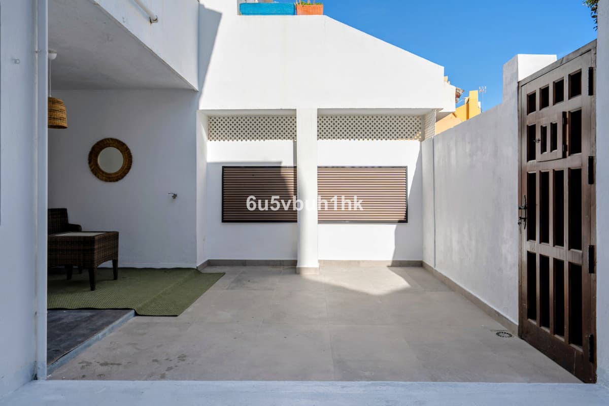 Townhouse in Nueva Andalucía — photo 5 of 10