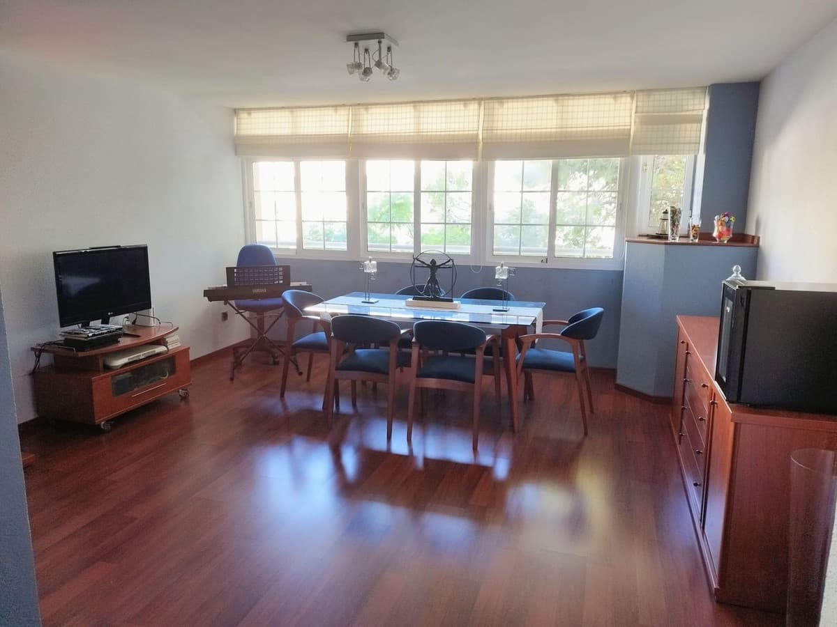 Middle Floor Apartment in Málaga Este — photo 2 of 10