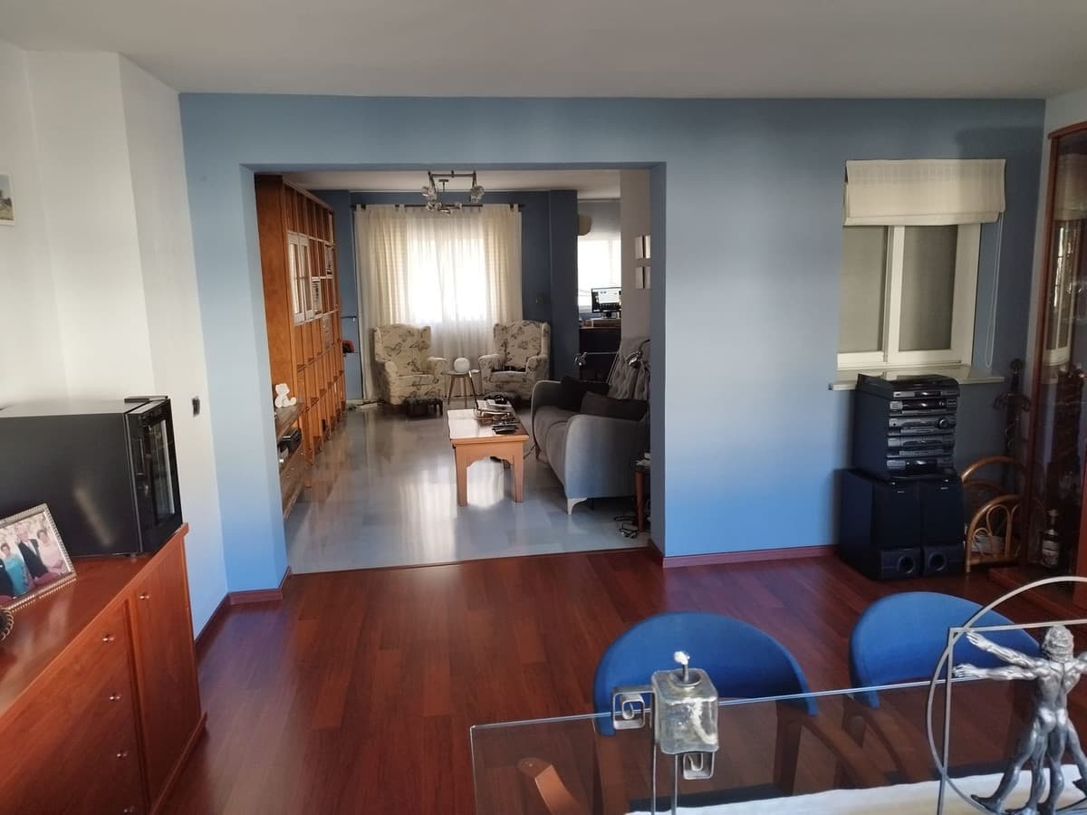 Middle Floor Apartment in Málaga Este — photo 3 of 10