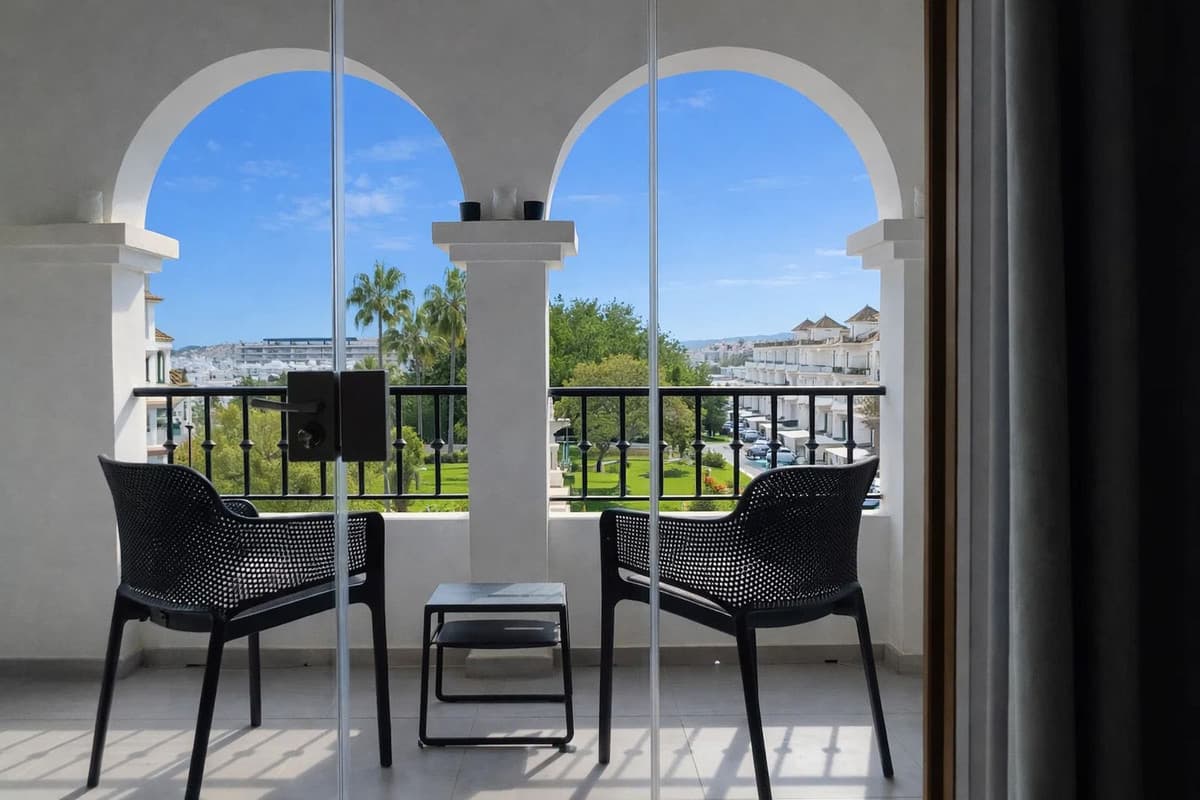 Middle Floor Apartment in La Duquesa — photo 1 of 10