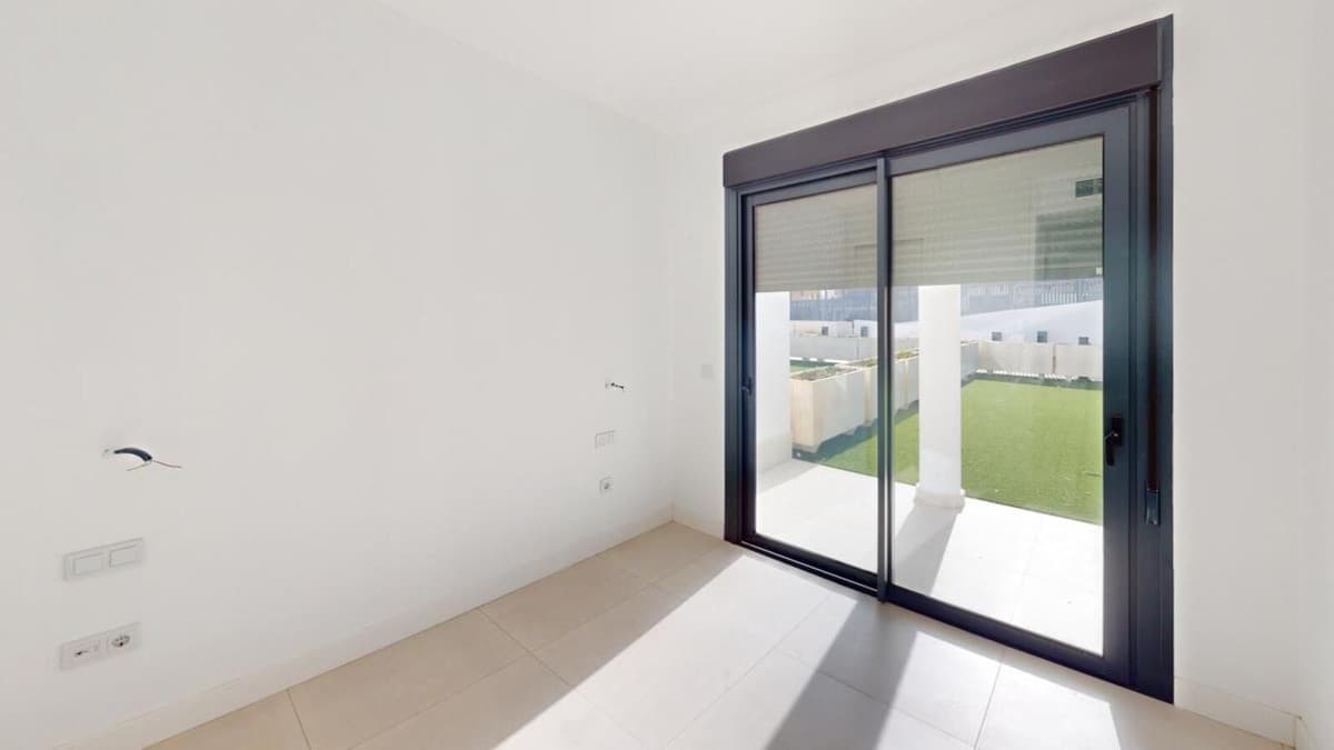Ground Floor Apartment in Higueron — photo 8 of 10