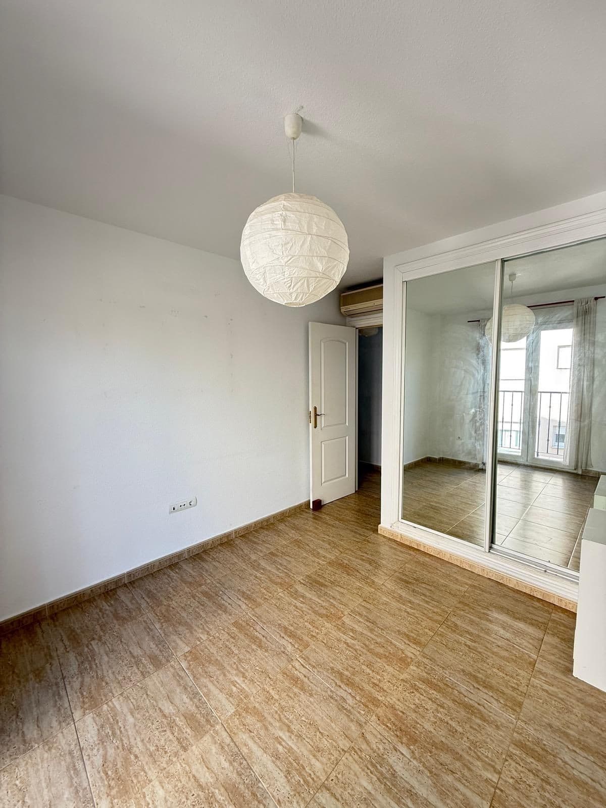 Middle Floor Apartment in Benalmadena Costa — photo 15 of 20