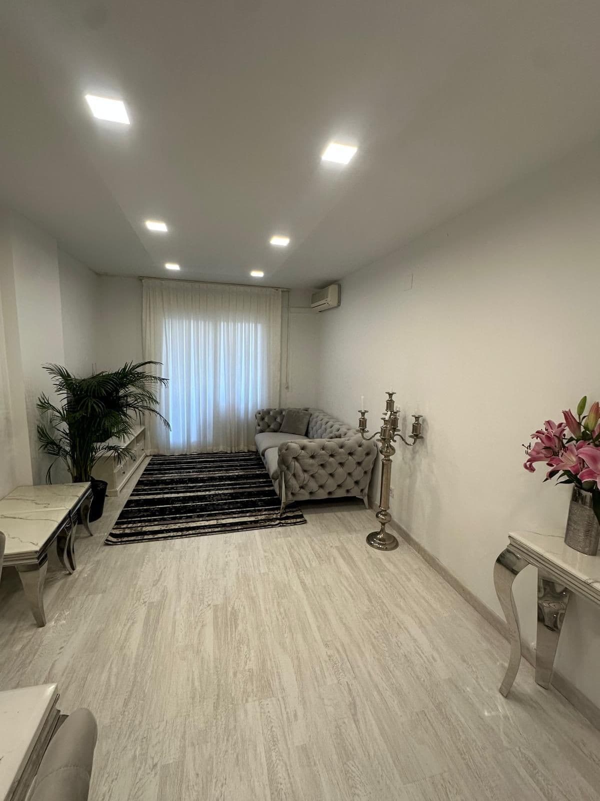 Middle Floor Apartment in Torrequebrada — photo 4 of 10