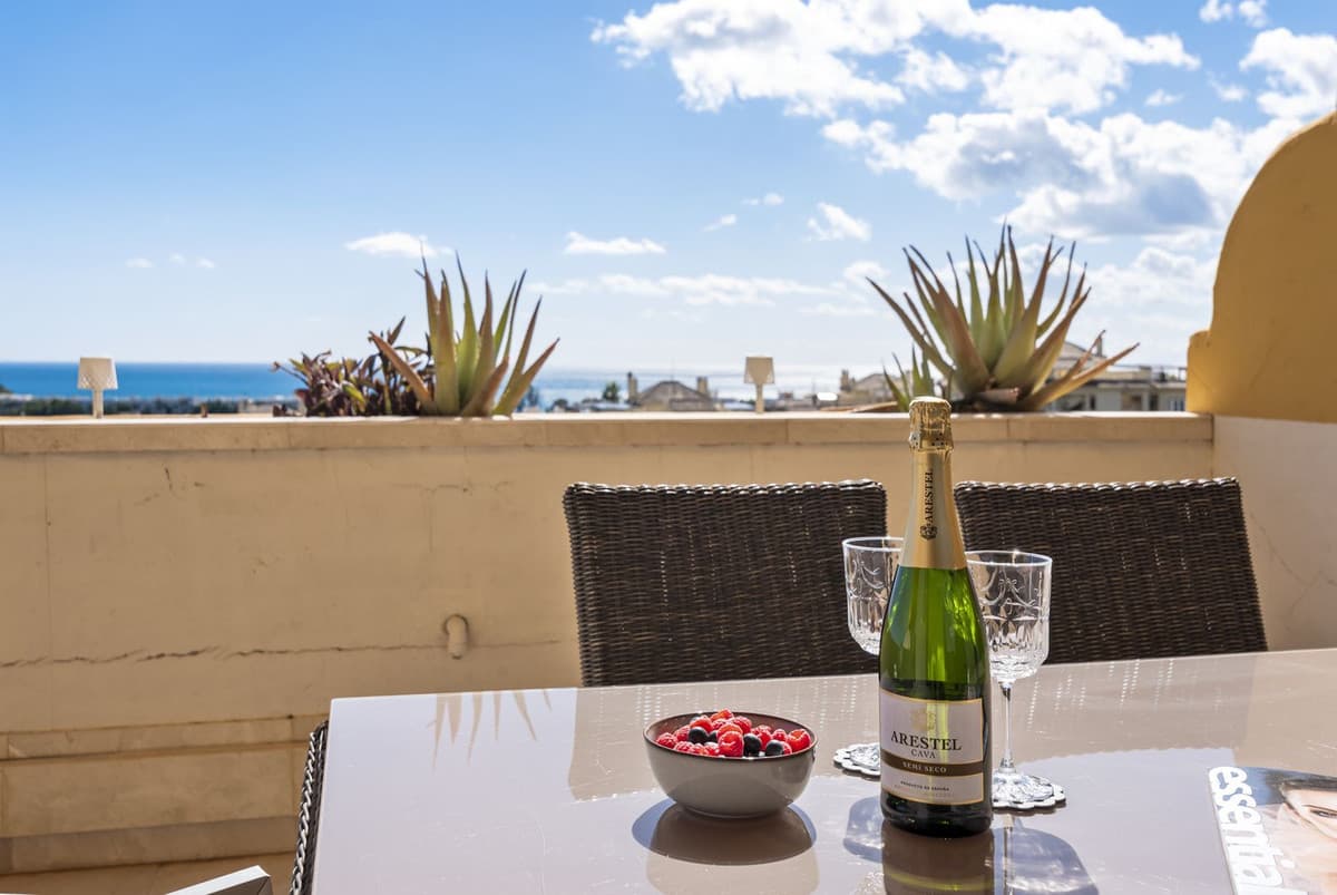 Middle Floor Apartment in Estepona — photo 4 of 10