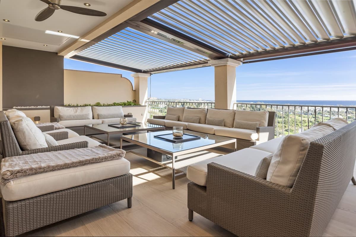 Penthouse Duplex in Benahavís — photo 1 of 10