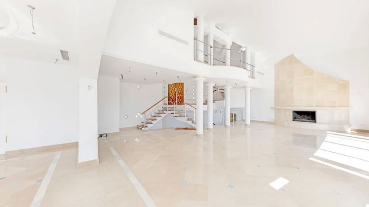 Detached Villa in Los Almendros — photo 3 of 10
