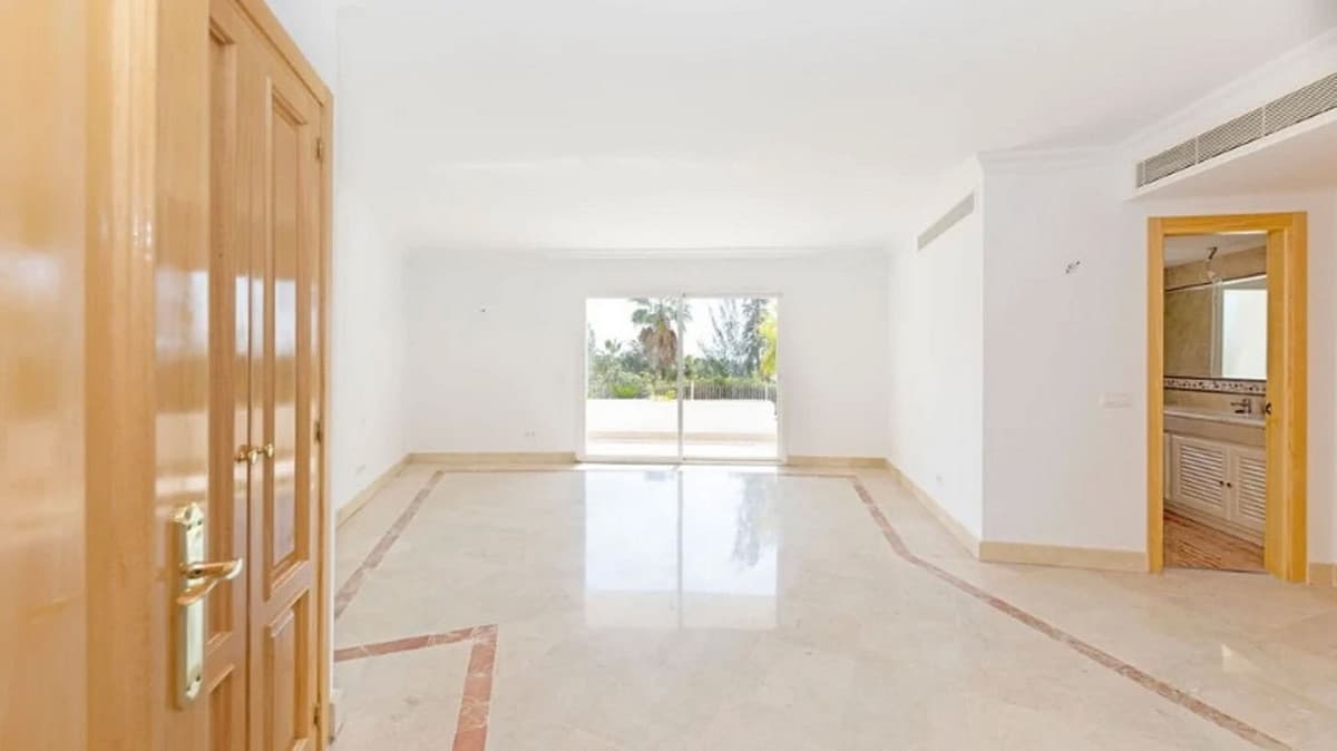 Detached Villa in Los Almendros — photo 5 of 10