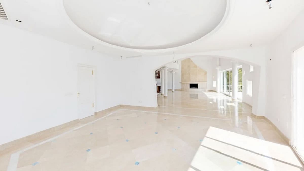Detached Villa in Los Almendros — photo 8 of 10