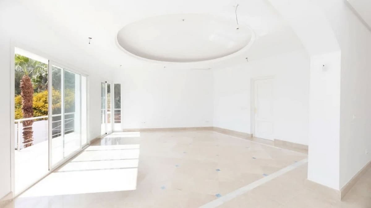 Detached Villa in Los Almendros — photo 9 of 10