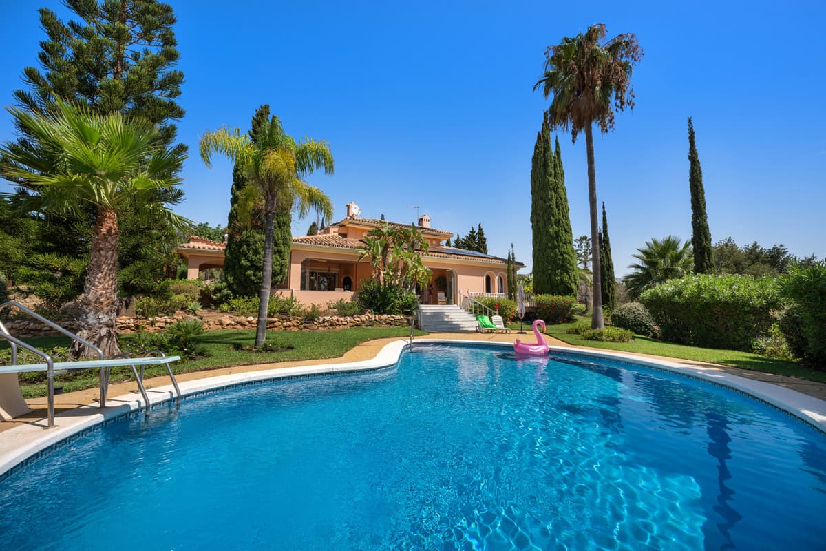 Detached Villa in Elviria — photo 3 of 10