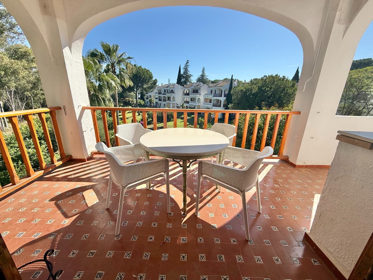 Middle Floor Apartment in Nueva Andalucía — photo 2 of 10
