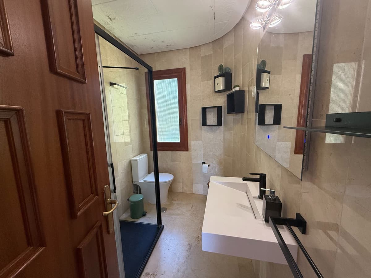 Middle Floor Apartment in Nueva Andalucía — photo 7 of 10