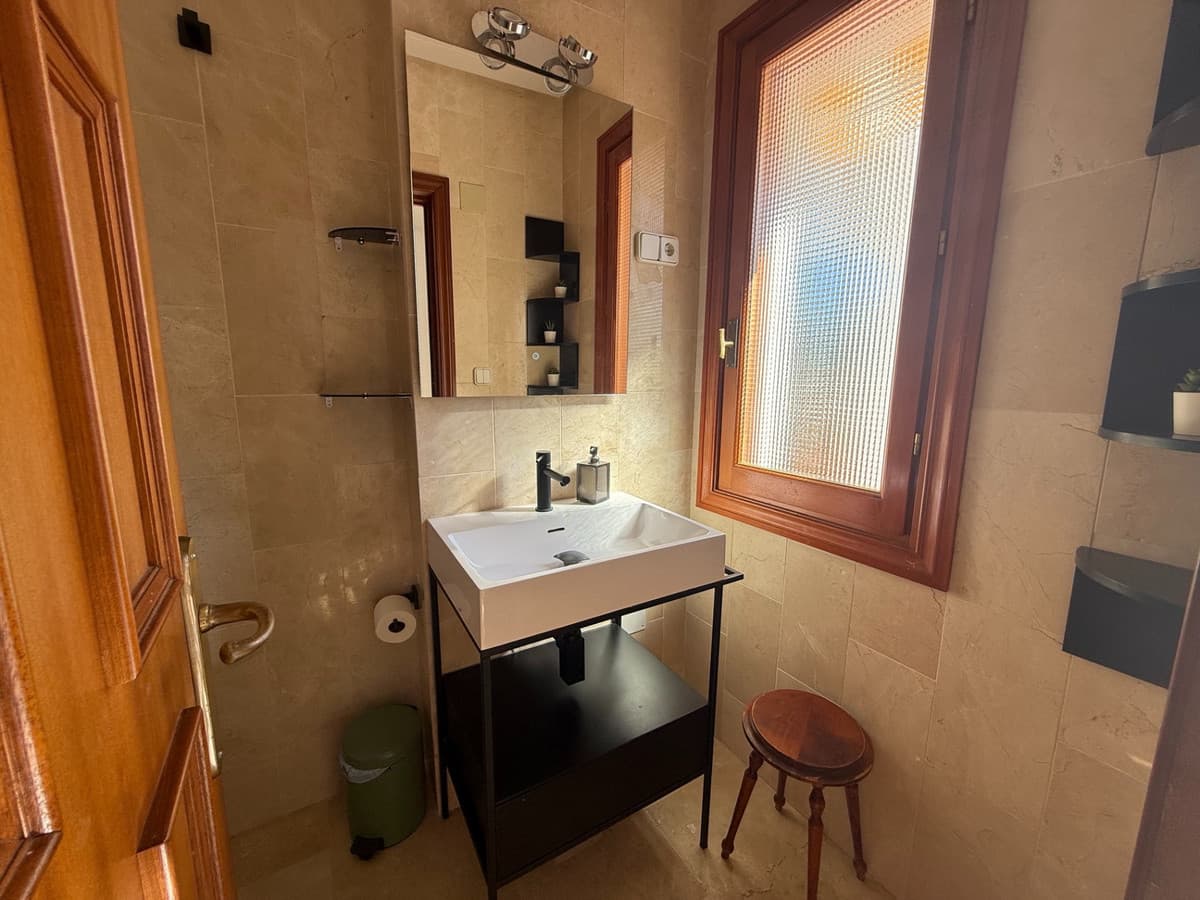 Middle Floor Apartment in Nueva Andalucía — photo 8 of 10