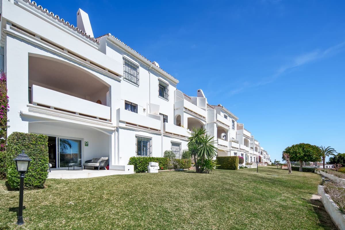 Ground Floor Apartment in Nueva Andalucía — photo 1 of 10