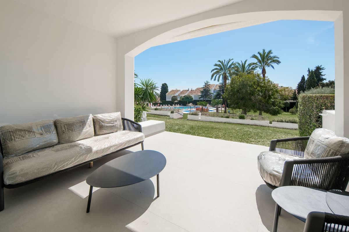 Ground Floor Apartment in Nueva Andalucía — photo 2 of 10