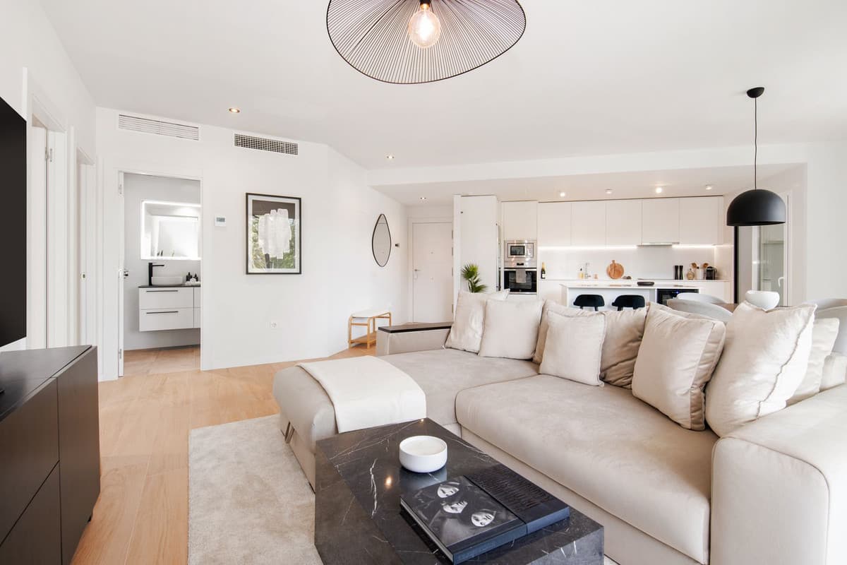 Middle Floor Apartment in Nueva Andalucía — photo 1 of 10