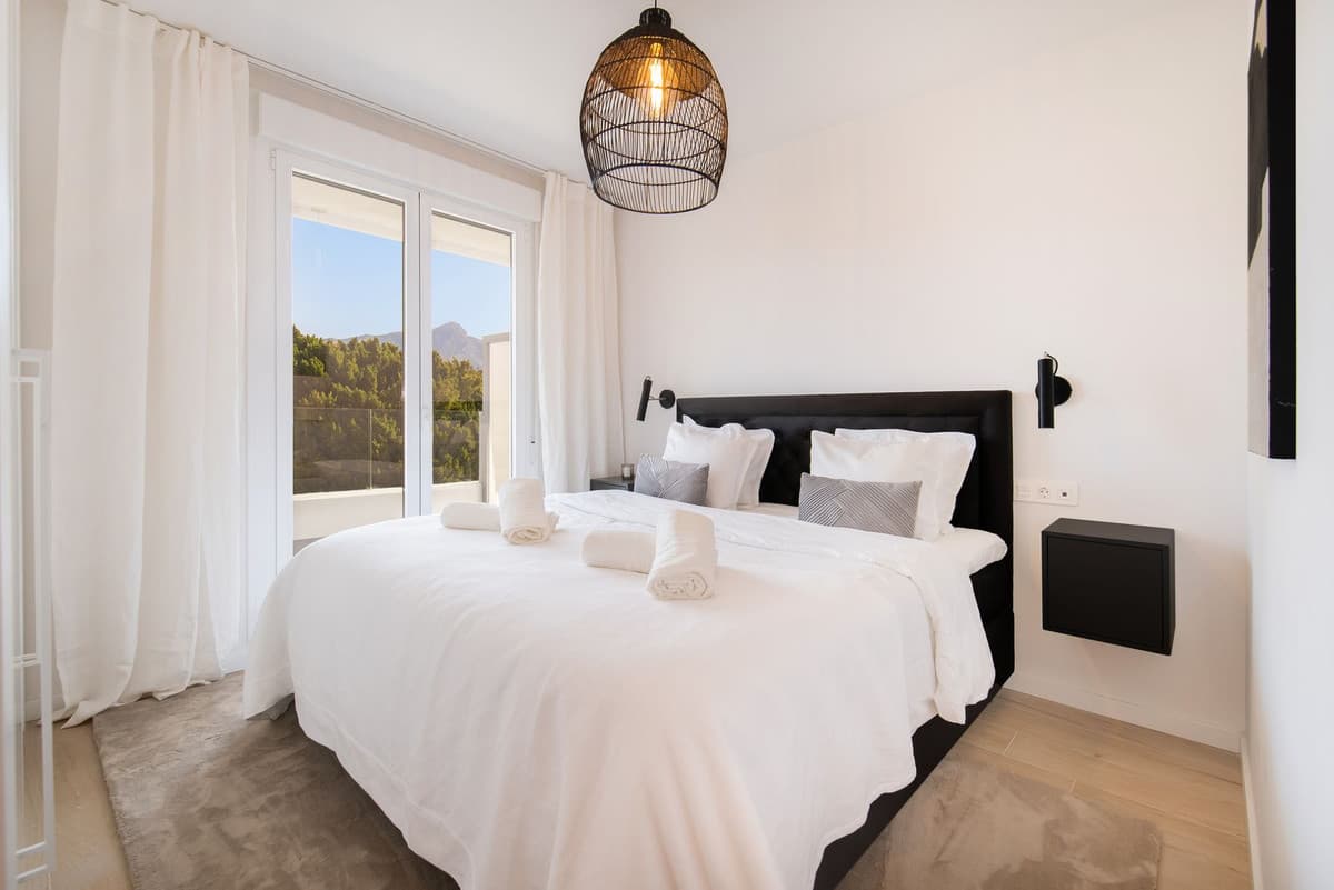 Middle Floor Apartment in Nueva Andalucía — photo 6 of 10