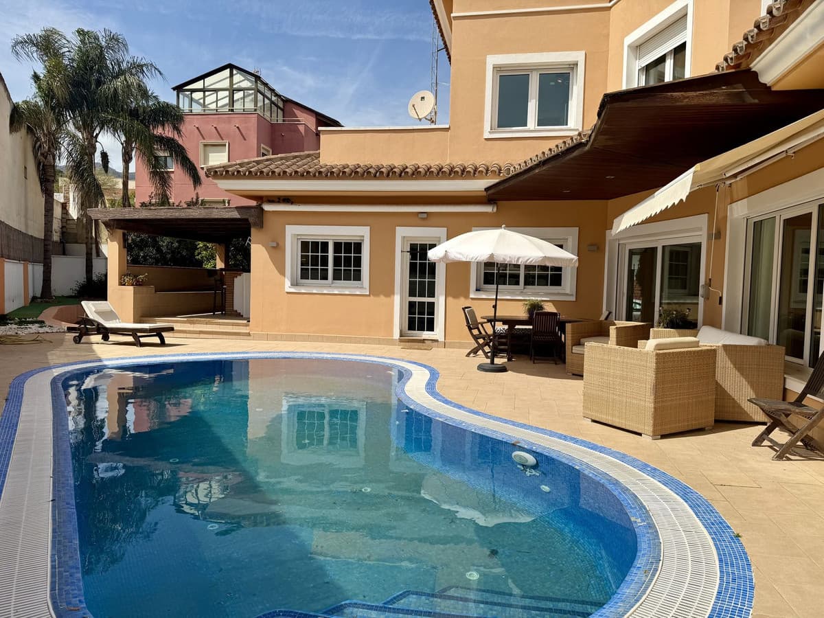 Detached Villa in Playamar — photo 1 of 10