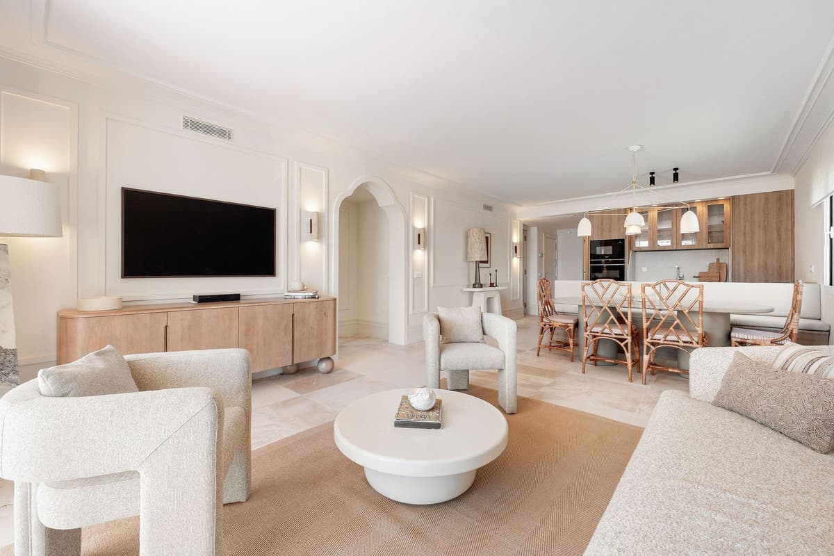 Ground Floor Apartment in Nueva Andalucía — photo 2 of 10