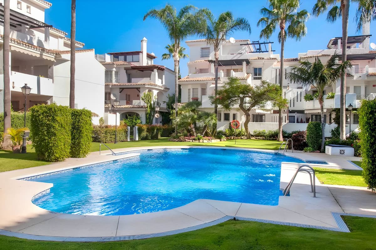Townhouse in Nueva Andalucía — photo 5 of 10